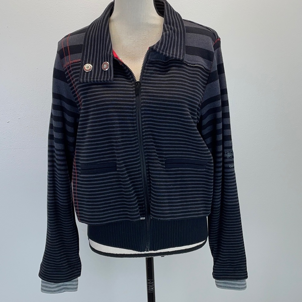 ⭐️Elloquent 2 layer full zip embroidered jacket